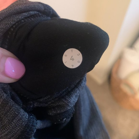 Lululemon Gray Align Leggings - Picture 5 of 5